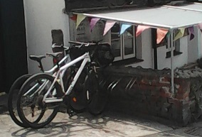 Barrel pub
